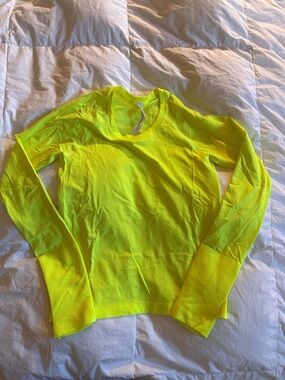 EUC! NEW Lululemon Swiftly Tech Long Sleeve 2.0 Race Length - Highlighter Yellow
